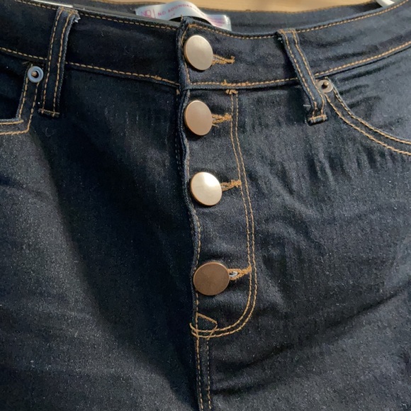 No Boundaries Button Fly Jeans - Picture 3 of 6